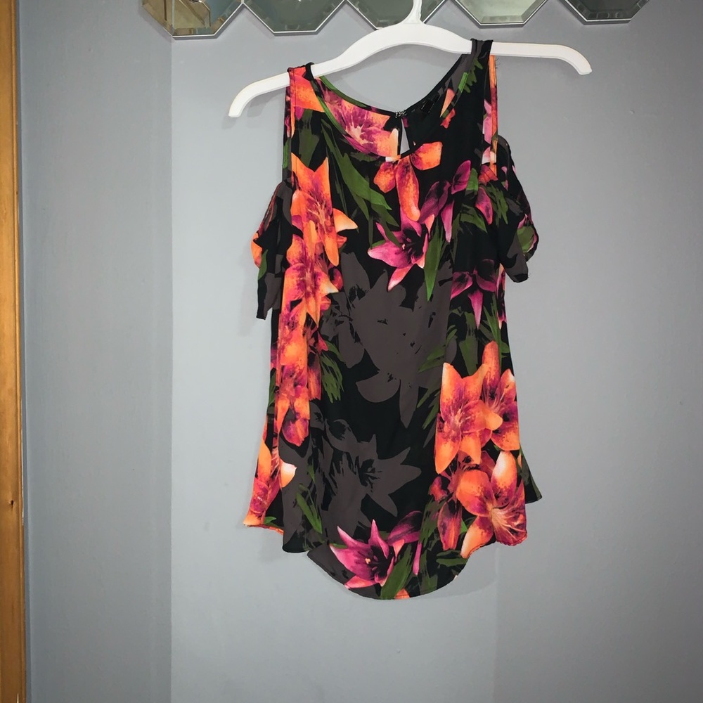 EUC, cold shoulder blouse